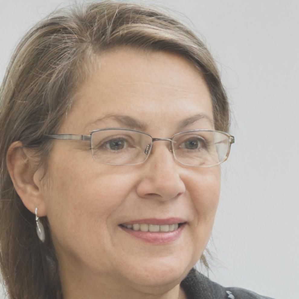Ana Martínez, Directora de Análisis Financiero